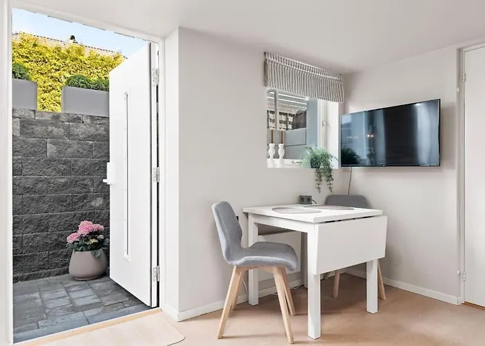 Liten I Gamle Bybro - Parkering Inkludert *